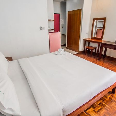 Hotel Sutus Court 4 Pattaya Zewnętrze zdjęcie