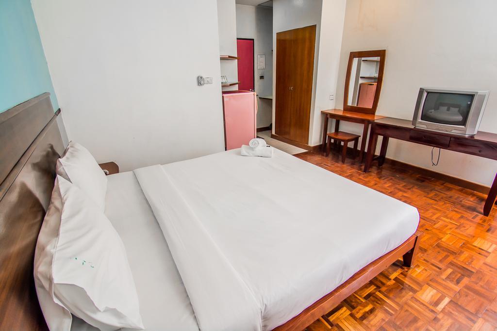 Hotel Sutus Court 4 Pattaya Zewnętrze zdjęcie