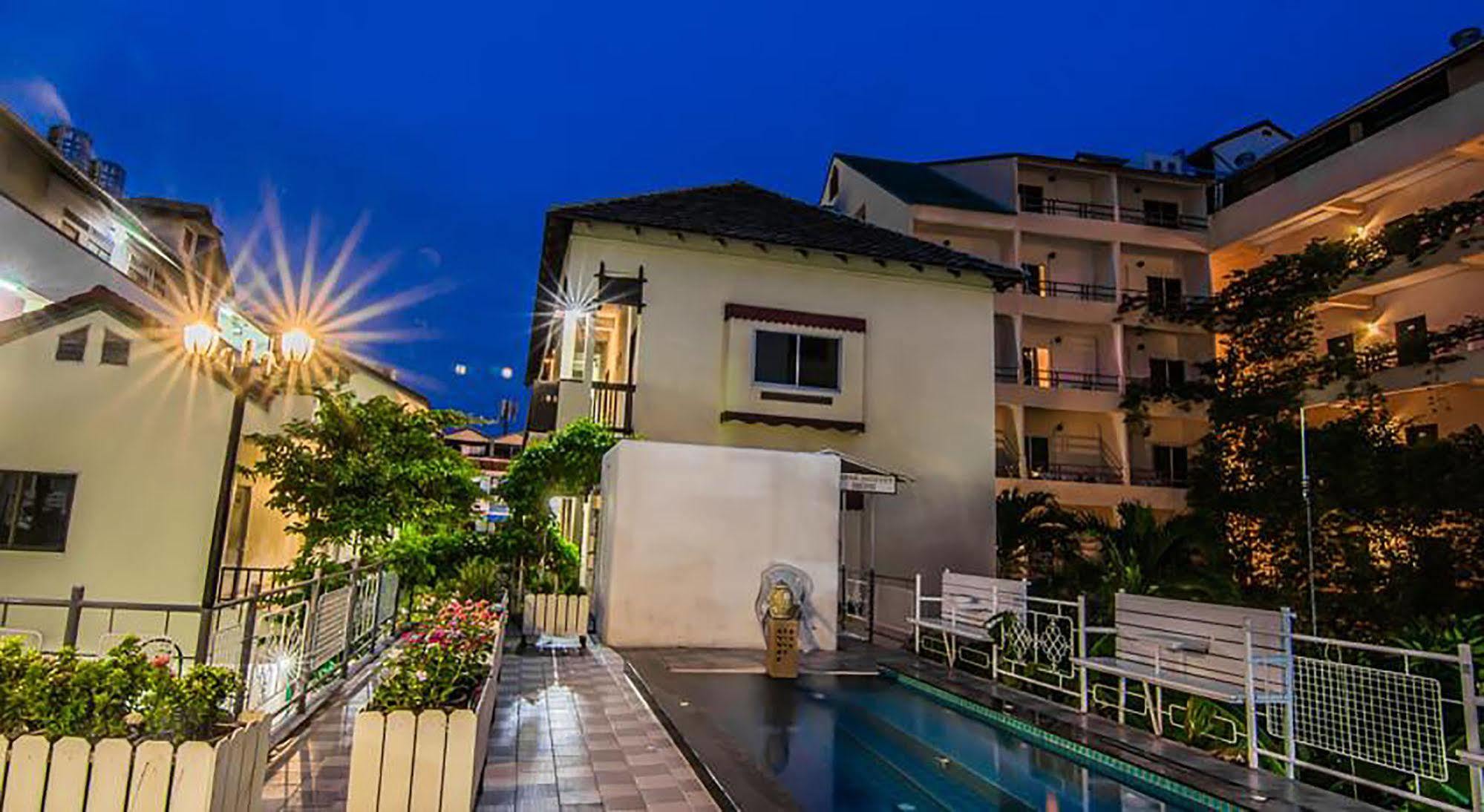 Hotel Sutus Court 4 Pattaya Zewnętrze zdjęcie