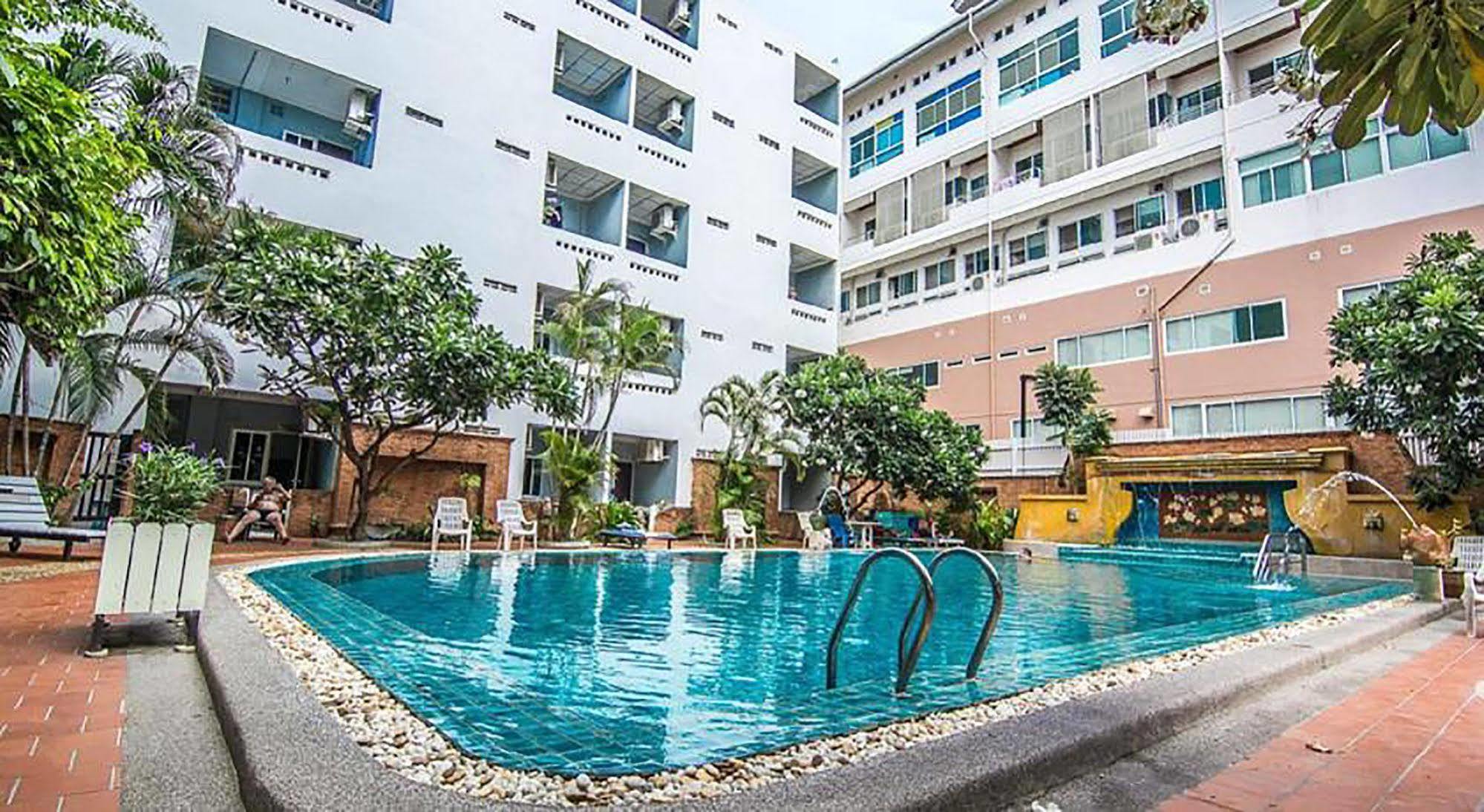 Hotel Sutus Court 4 Pattaya Zewnętrze zdjęcie