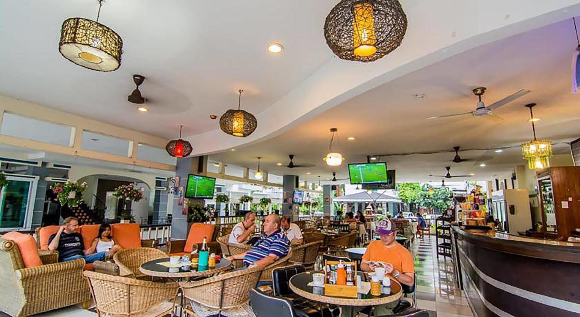 Hotel Sutus Court 4 Pattaya Zewnętrze zdjęcie