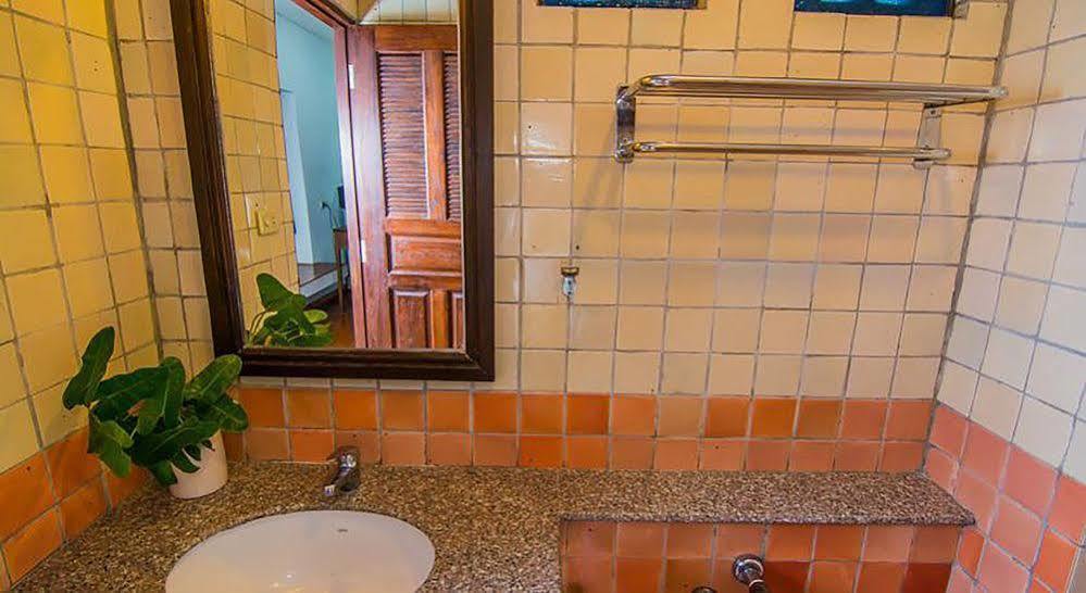 Hotel Sutus Court 4 Pattaya Zewnętrze zdjęcie