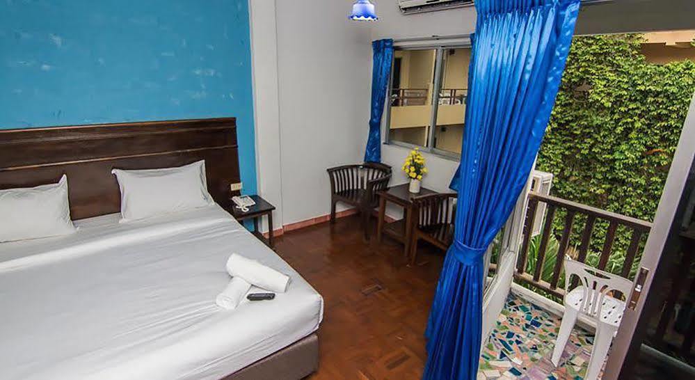 Hotel Sutus Court 4 Pattaya Zewnętrze zdjęcie